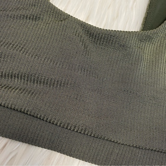 Twenty Montreal Colorsphere Rib Sports Bra Ribbed Army Green Canada $121 Sparkly - Picture 6 of 10